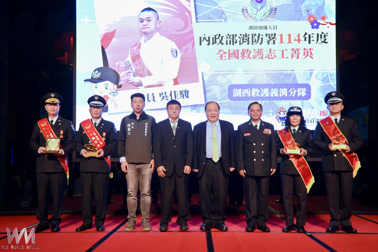 澎湖縣慶祝115年消防節 表揚「鳳凰獎」全國消防楷模及績優義消