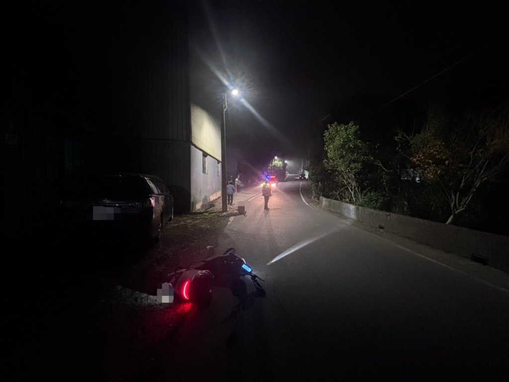 林口死亡車禍！　79歲翁騎車自撞電線桿傷重不治