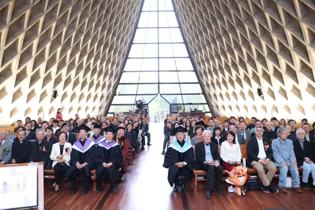 頒授典禮於16日在路思義教堂舉行，現場嘉賓雲集。（圖/東海大學提供）