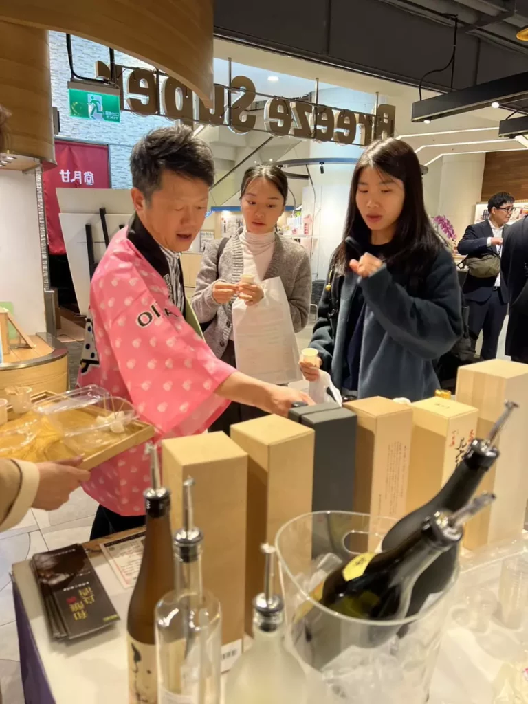 「大分縣產品頂級推廣」活動除了有多汁飽滿的水果外,還有多款大分縣酒品,風味細膩、層次分明。(未滿 18 歲,禁止飲酒)