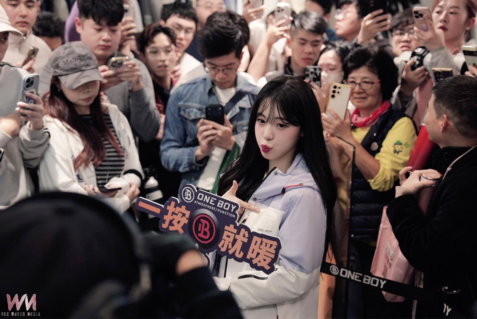 引爆冬日最強暖科技 李多慧「一按就熱」現身台中遠百ONE BOY 一日店長 - https://www.watchmedia01.com