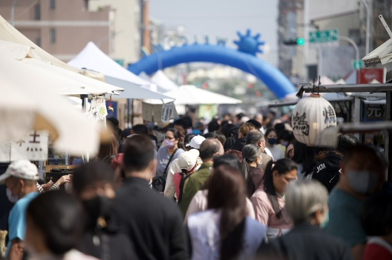 社團法人嘉義市虎爺會行善團 「虎爺有愛 寒冬送暖 餐車市集 公益義剪」活動