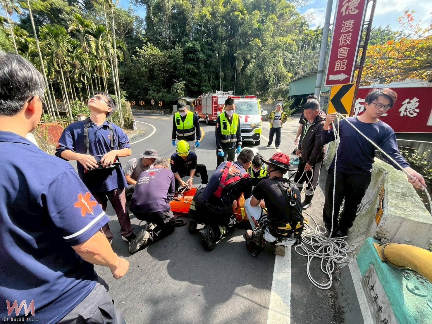 少年摔落12米橋下 魚池警消吊掛救人 - https://www.watchmedia01.com
