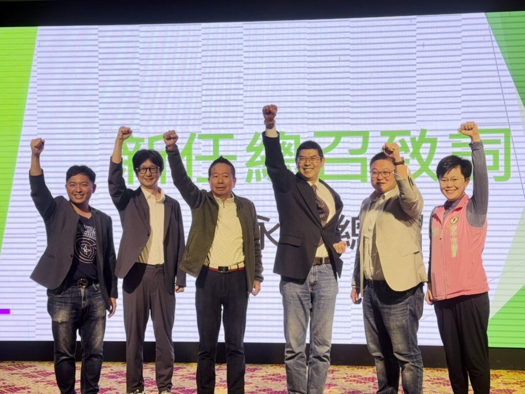 民進黨中市議會黨團交接 總召周永鴻宣示打造「戰鬥團隊」 21 S 3571961