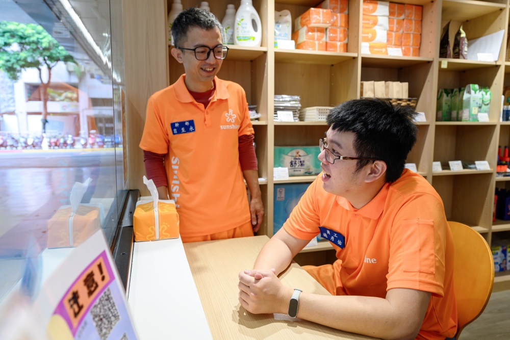 穩穩走出屬於自己的節奏 施彥佑的一步一腳印 39 02%E6%96%BD%E5%BD%A5%E4%BD%91%E5%9C%A8%E5%B0%B1%E6%9C%8D%E5%93%A1%E7%9A%84%E4%B8%80%E5%B0%8D%E4%B8%80%E9%99%AA%E4%BC%B4%E8%88%87%E6%8C%87%E5%B0%8E%E4%B8%8B%EF%BC%8C%E9%80%90%E6%AD%A5%E5%BB%BA%E7%AB%8B%E8%87%AA%E4%BF%A1%E8%88%87%E5%AE%89%E5%85%A8%E6%84%9F