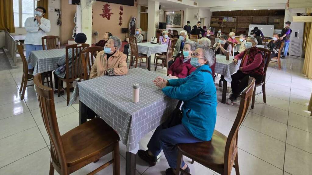 ▲守護記憶的旅程,彰化榮家吳俊遠醫師分享失智症防治撇步。