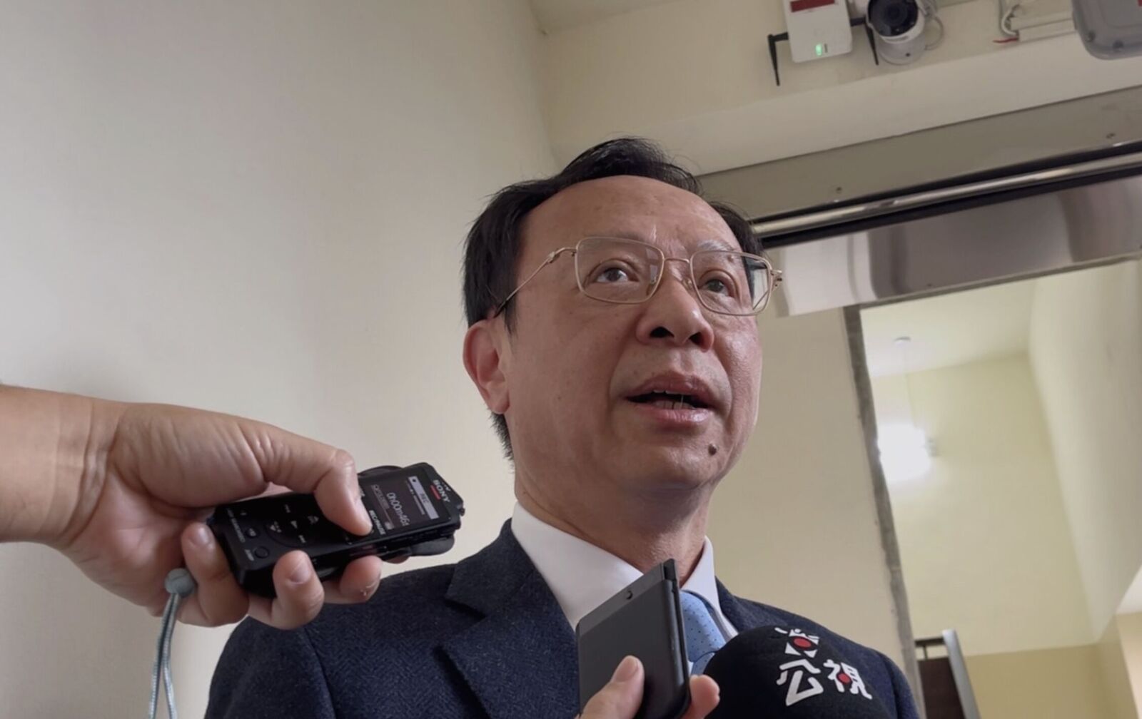 中榮放「無照廠商開刀」爆新影片 石崇良重話:專案小組嚴查嚴辦! 230 中榮放「無照廠商開刀」爆新影片 石崇良重話:專案小組嚴查嚴辦! 229
