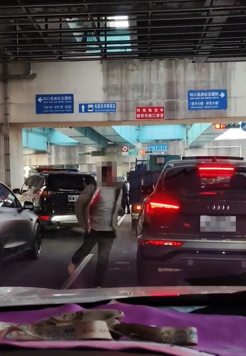 【有片】未打方向燈露餡!龜山休旅車拒檢衝撞 警破窗逮失聯移工 1768788651539