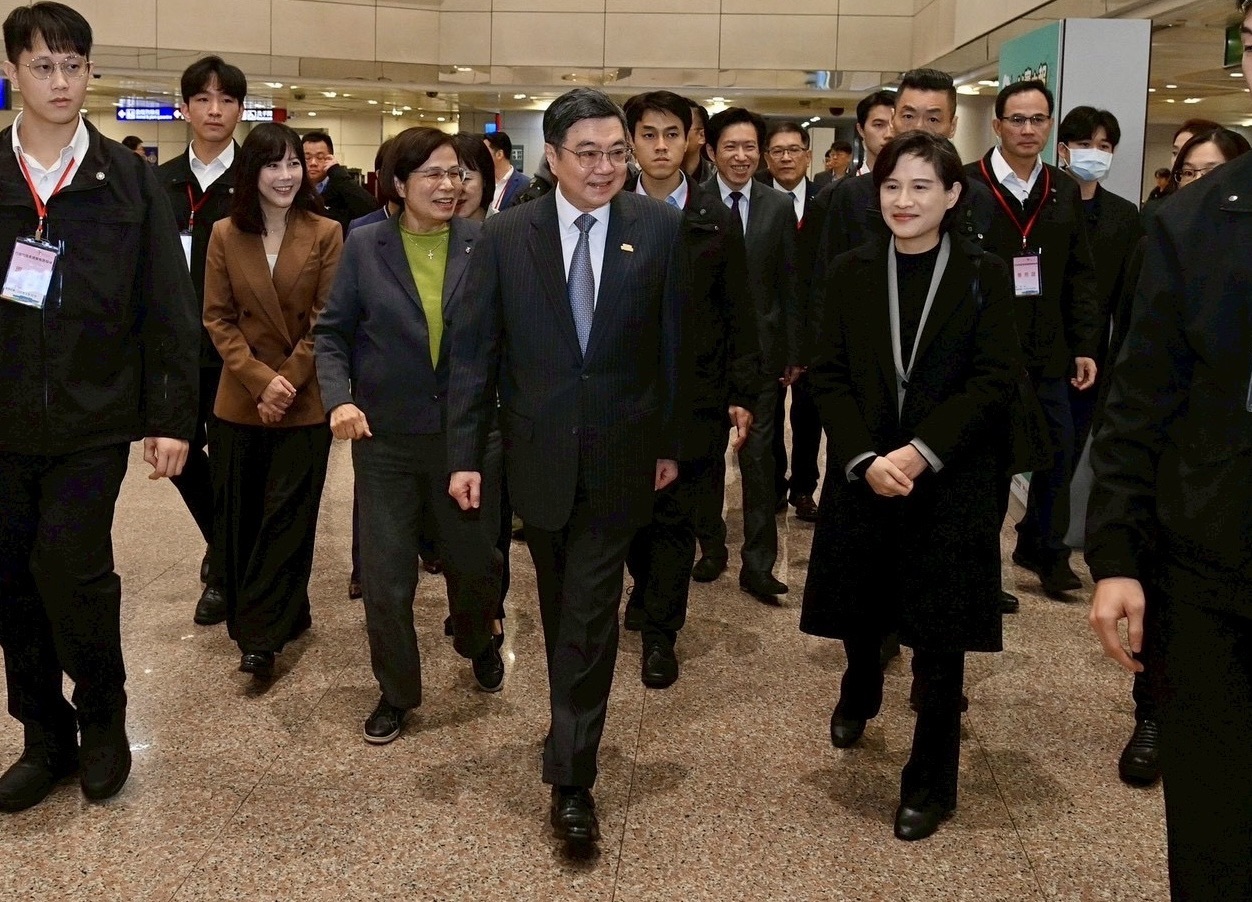 台美關稅確定15%!卓榮泰親赴桃機迎接肯定團隊辛勞付出 S 164421797 0