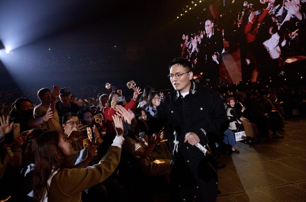 威!喬山50第一場由企業舉辦的大巨蛋演唱會 攻蛋卡司一字排開全是三金陣容! 47 %E4%B8%8B%E5%8D%885.11 2026 1 20%E7%9A%84%E5%BD%B1%E5%83%8F 2