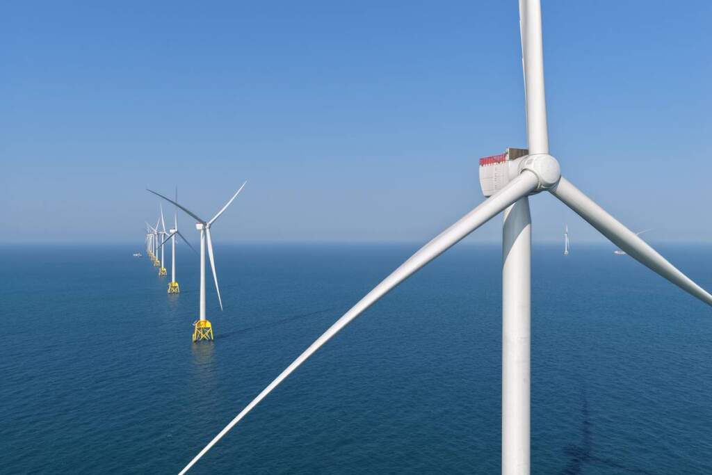 ▲自2025年7月達成首座風機發電以來，大彰化西南第二階段及西北離岸風場已持續穩定將潔淨能源輸送至全國電網。（圖／沃旭能源提供）