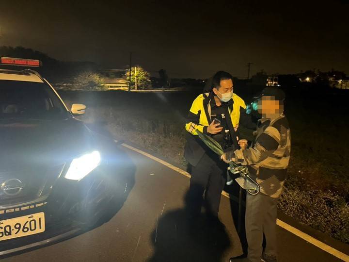 觀音老翁寒雨中迷途2公里 警地毯式搜索尋人 416441 0