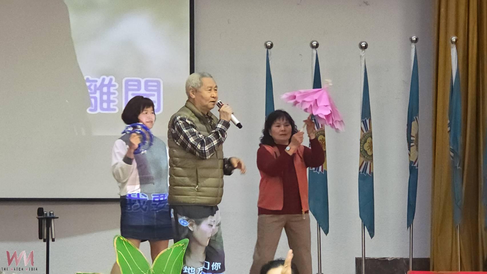(有影片)/音樂送暖迎新年 東豐生活樂團走進彰化榮家 - https://www.watchmedia01.com