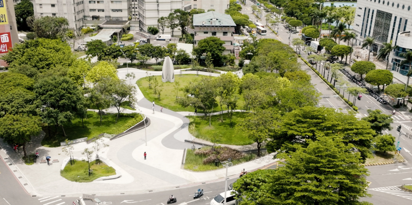 金質獎1特優1佳作 新北公共建設實力耀眼 56 《圖說》新北三重公共服務園區暨周邊景觀整備工程。〈城鄉局提供〉