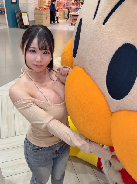 戀川小桃的K罩杯是她最大的賣點。（圖／翻攝戀川小桃X）