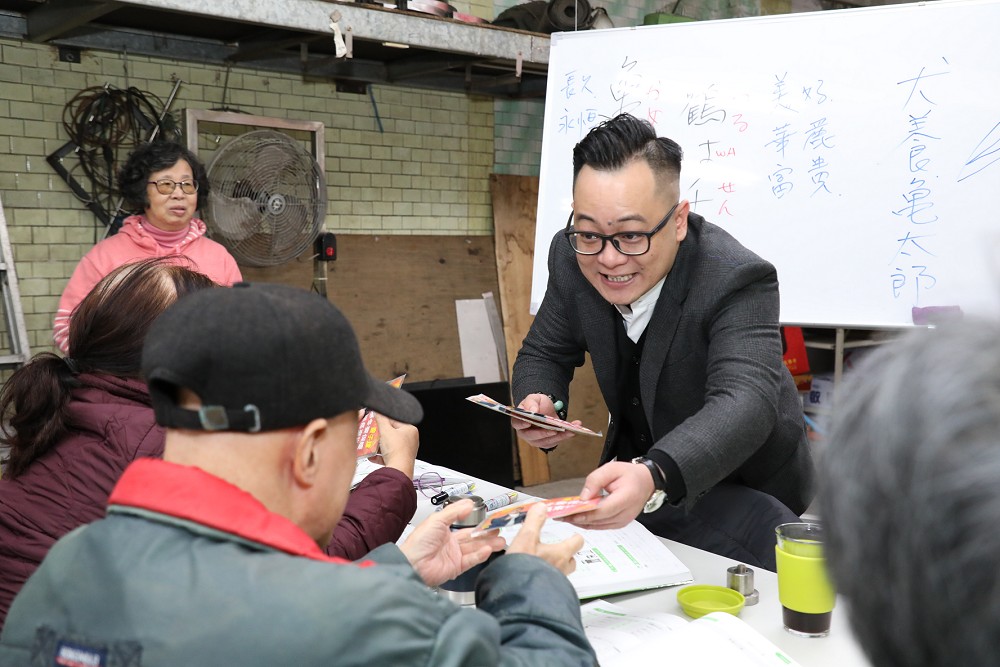 低溫來襲！發送暖暖包關心老者生活　童子瑋：將持續走訪各大社區 213