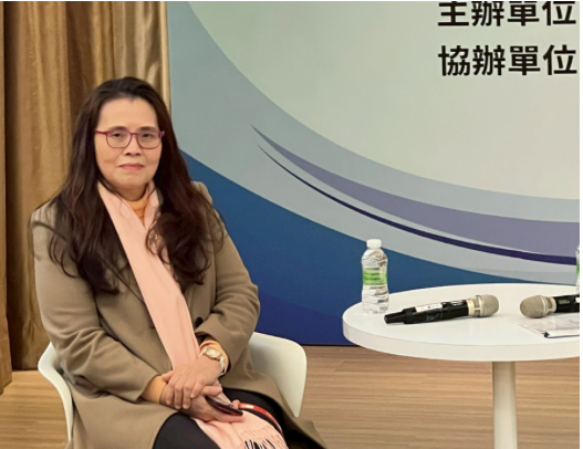 「第二場座談:從財務簽證責任到制度反思:會計專業如何回應社會信任?」主持人財團法人中華民國會計研究發展基金會董事長王怡心。(會研基金會提供)