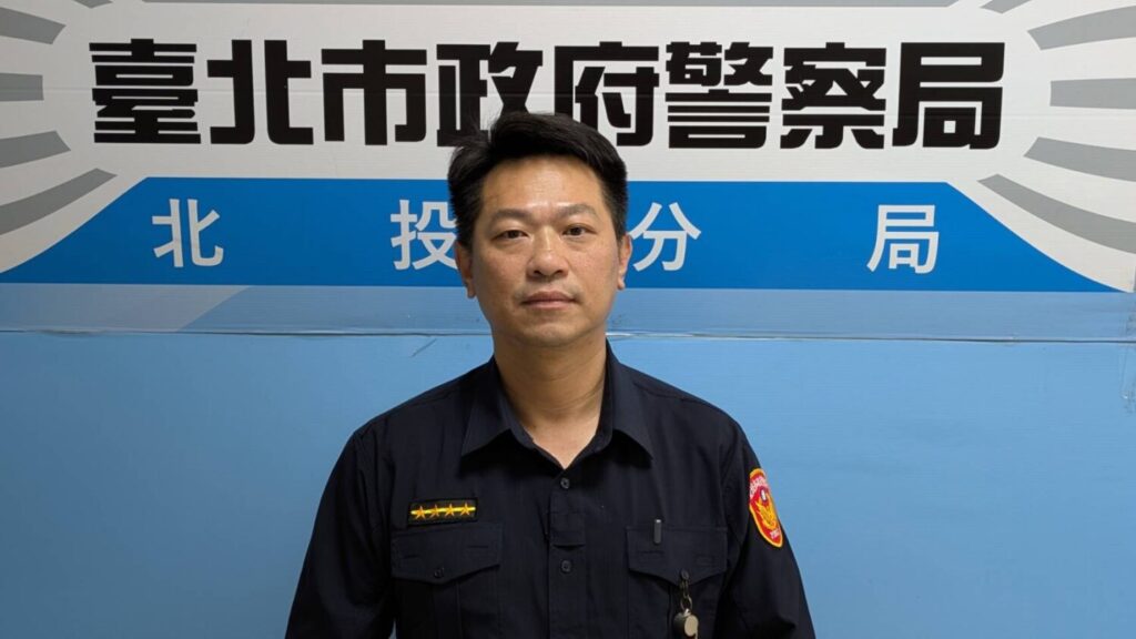 北投分局光明所巡佐黃國欽說明。(圖/記者薛秀蓮 翻攝)