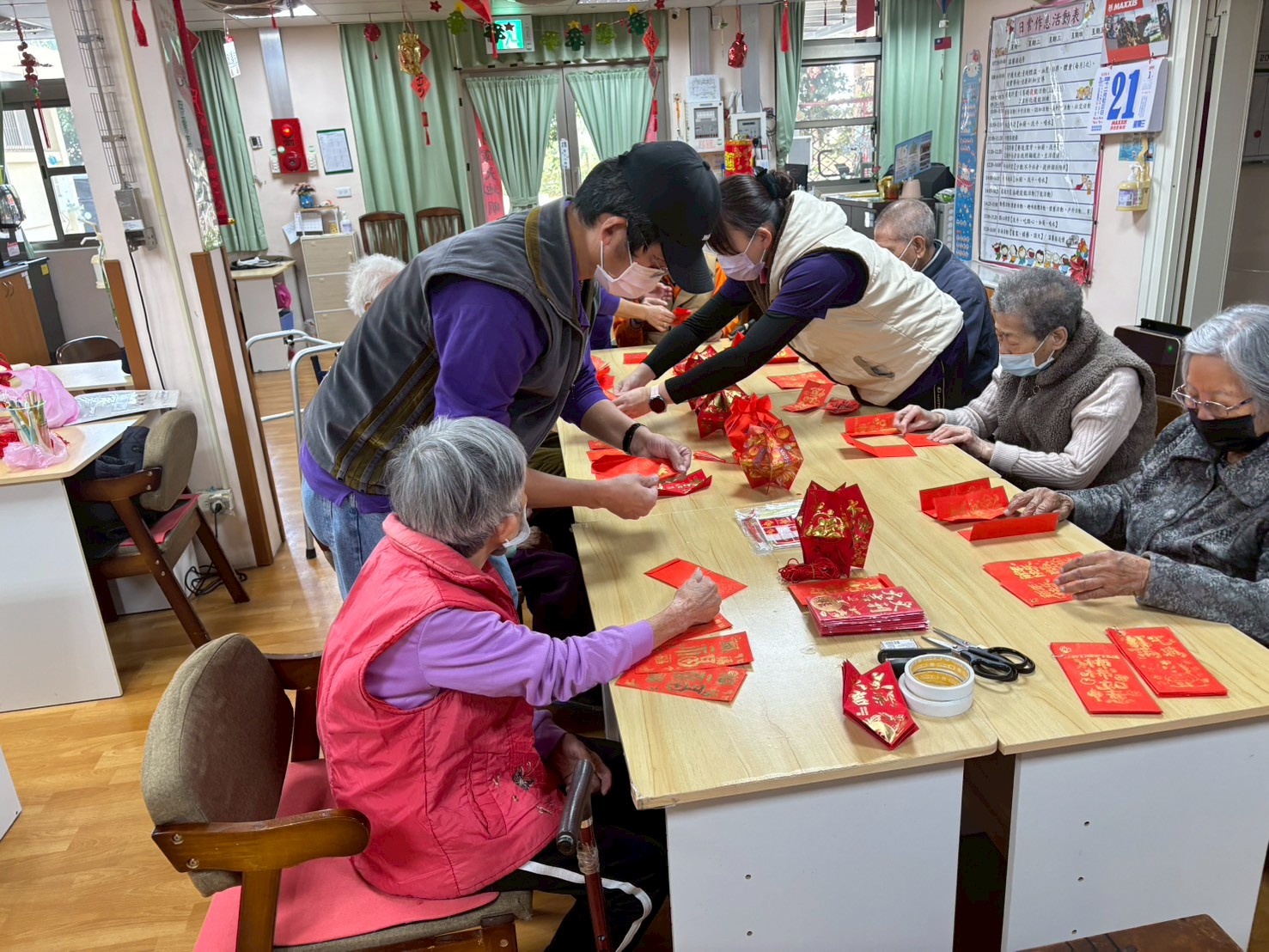 (有影片)/手腦並用 彰化榮家日照中心舉辦紅包拓印活動 - https://www.watchmedia01.com