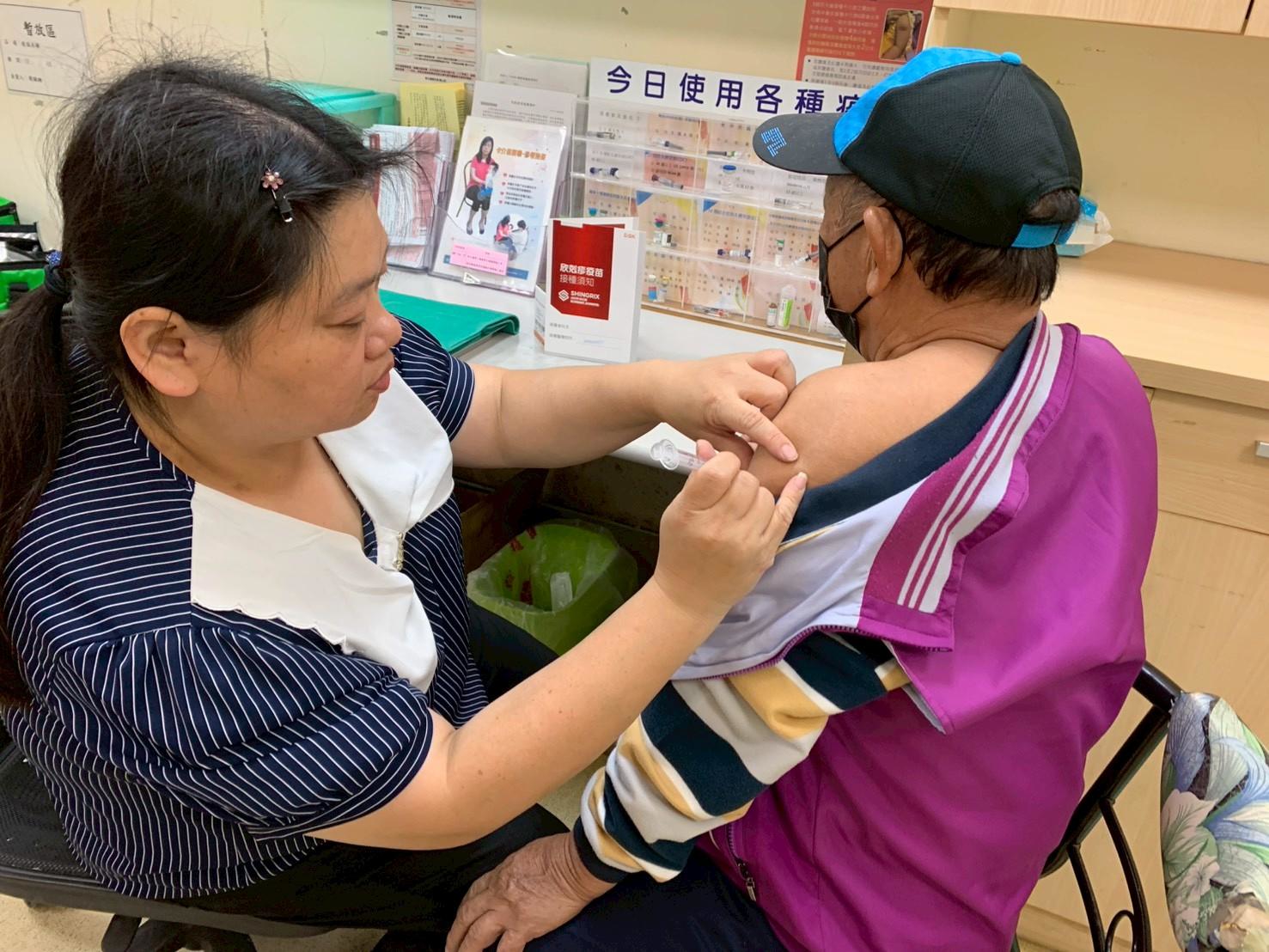 帶狀疱疹疫苗彰化開打 65歲以上長者踴躍接種 - https://www.watchmedia01.com