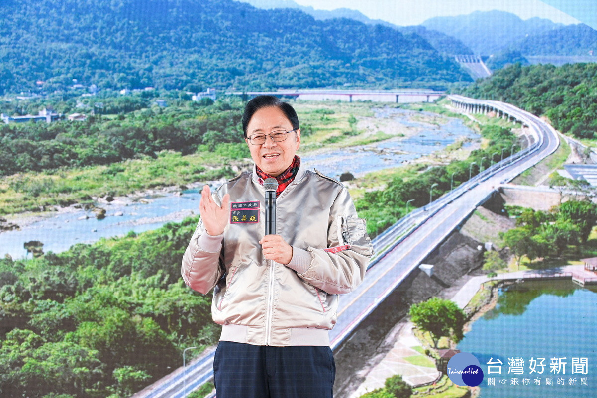 桃園市長張善政於「大嵙崁清淤輸送系統道路工程通車典禮」中致詞。
