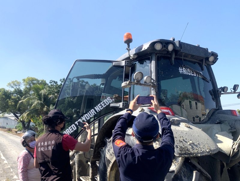 農機清洗再上路 維護道路清潔與行車安全