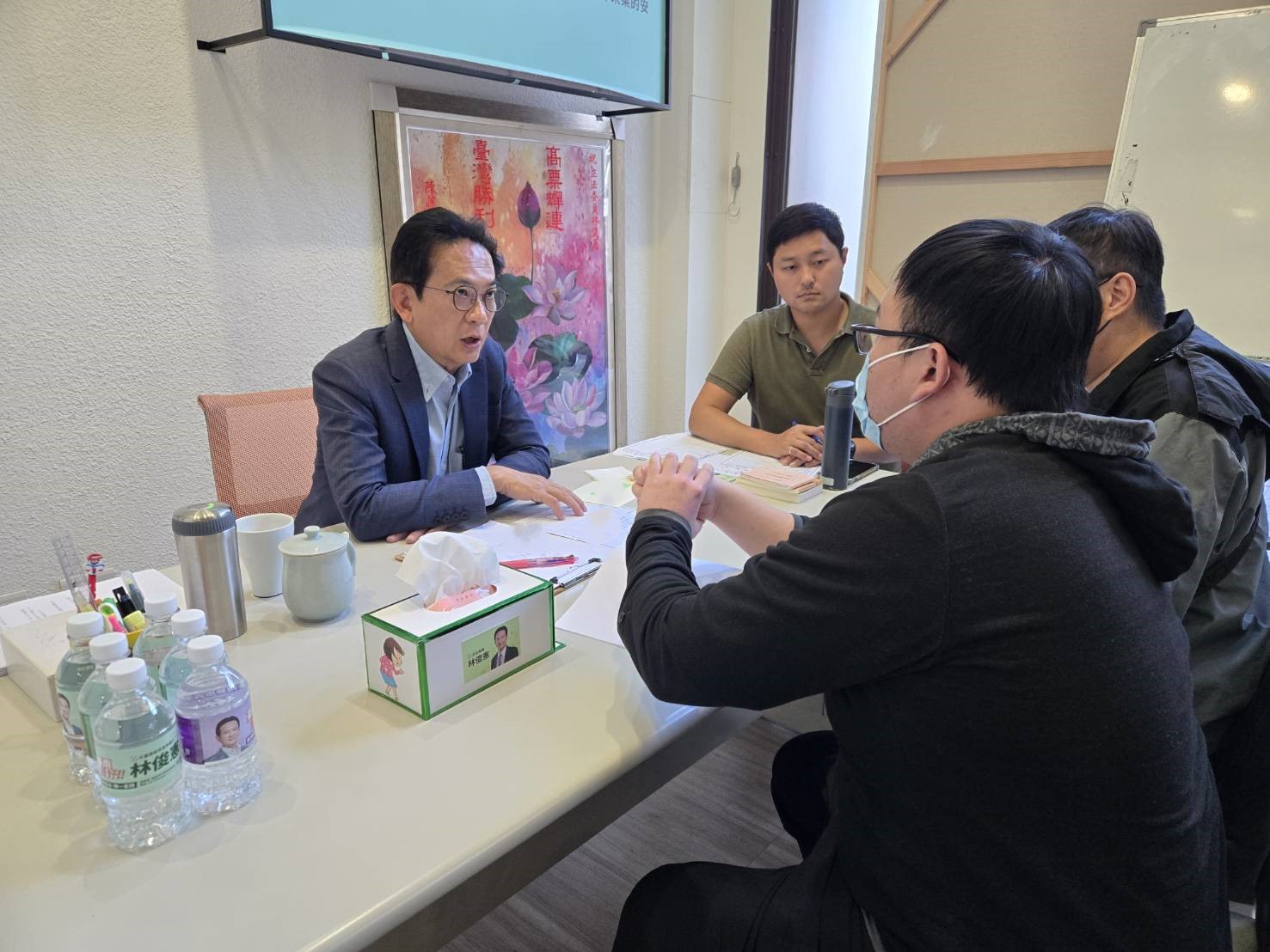 【藍蝴蝶專欄】憲妃血戰延長賽：挺憲派圍攻陳亭妃 意外成為謝龍介最佳助選員 227