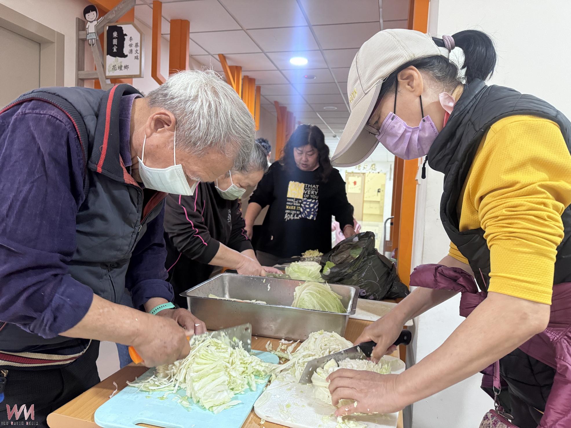 （有影片）／親子包餃迎新春　彰化家扶志工送暖到心裡 - https://www.watchmedia01.com