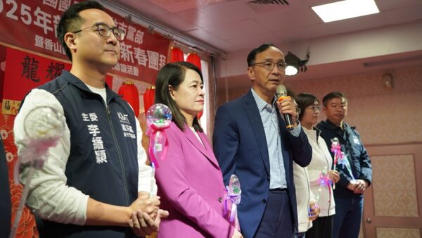 國民黨指出,中央選舉委員會日前移送41件涉及罷免連署造假案,讓原本基於「以罷制罷」行動的青年與志工成為被告,不僅無助於解決社會分歧,更讓司法成為政治工具。圖/朱立倫fb