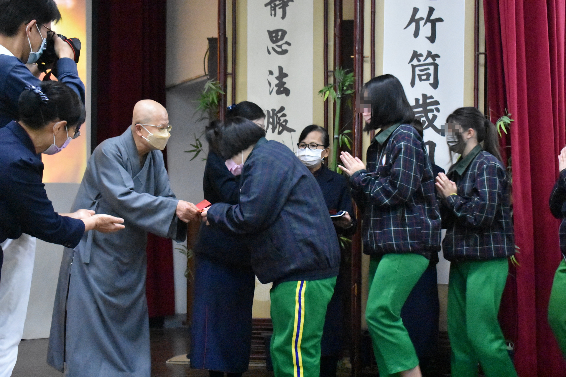 感恩歲末 點亮希望　勵志中學舉辦慈濟感恩會 - https://www.watchmedia01.com