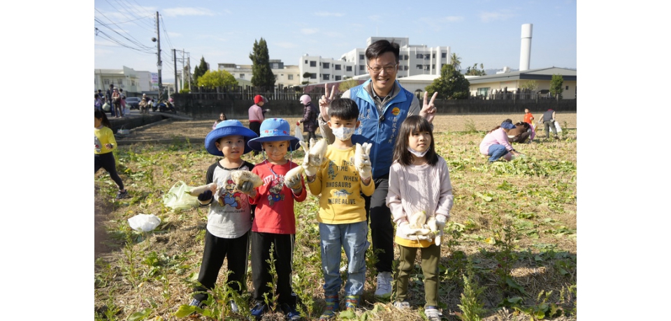 南投市「農遊趣」全城動起來!千人齊聚拔蘿蔔,體驗手作食農魅力