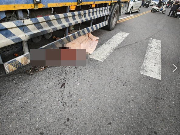 彰化市場旁奪命車禍!8旬婦過斑馬線遭大貨車撞亡 - https://www.watchmedia01.com