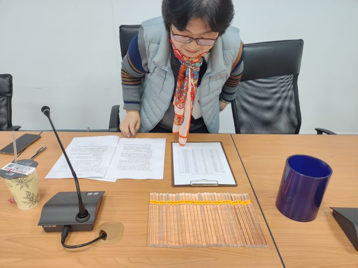 苗栗稅務局抽籤審查公職財產 公開透明不打折 40 《圖說》苗栗稅務局舉辦「114年公職人員財產申報實質審查抽籤作業」抽籤。〈苗栗稅務局〉