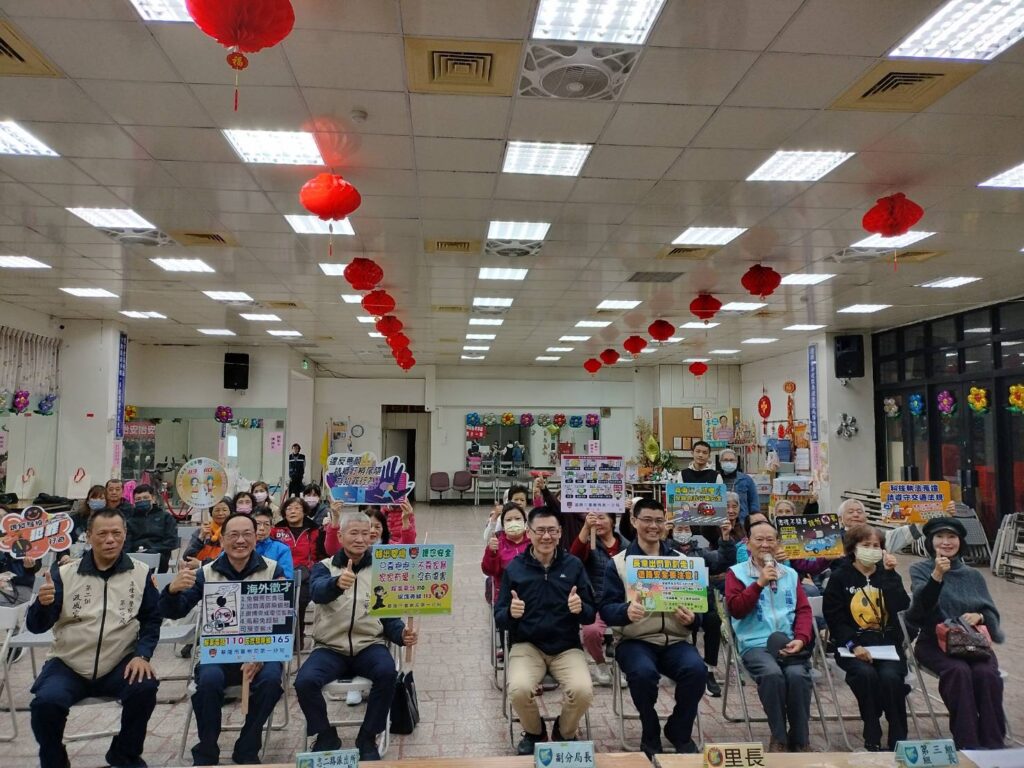 基一警啟動預防犯罪宣導團 拜訪朝棟社區強化治安宣導 47 A1