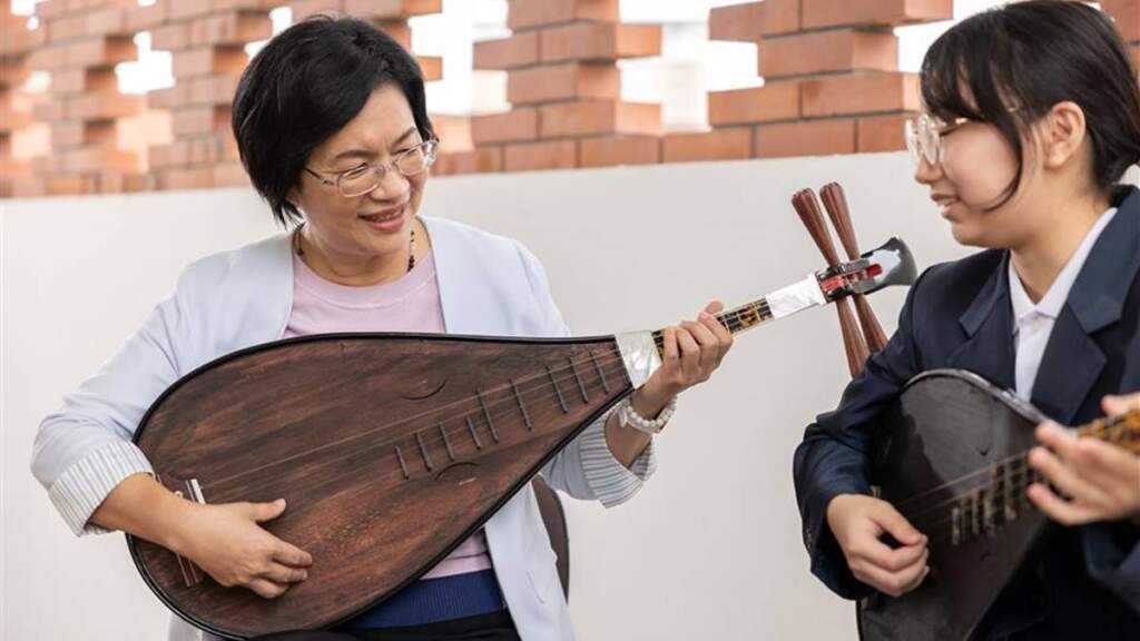 ▲彰化縣長王惠美縣府團隊多年來持續提倡傳統音樂與戲曲藝術,推動「傳統音樂戲曲傳習計畫」,彰化縣傳統音樂戲曲研習班即日起至2月28日止受理報名,誠摯邀請喜愛南北管音樂與傳統戲曲的民眾踴躍參加。 (圖/彰化縣文化局提供)