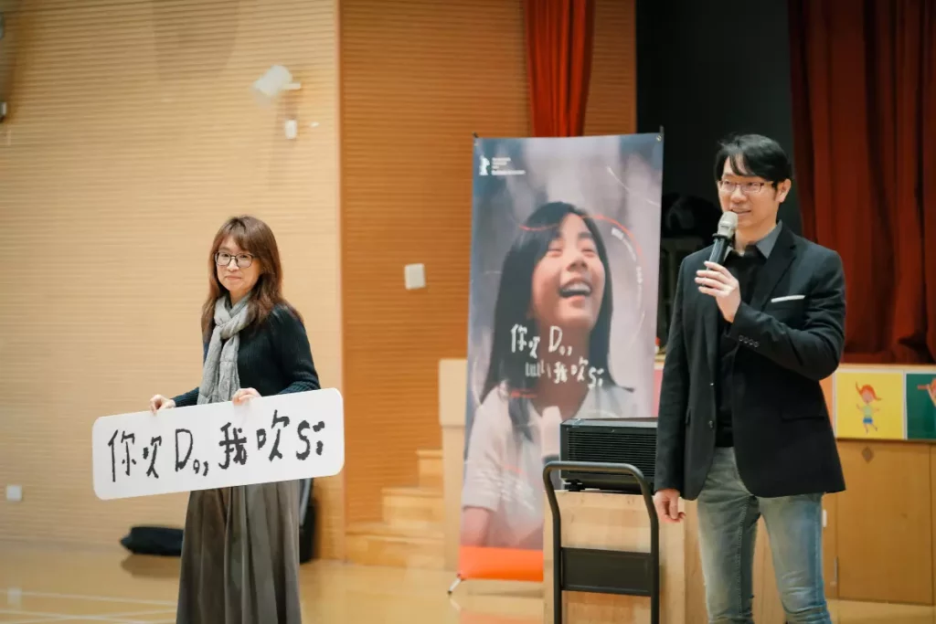 導演莊榮祚分享故事起源是自身國小的故事,逗樂大家。圖/富邦文教基金會提供。