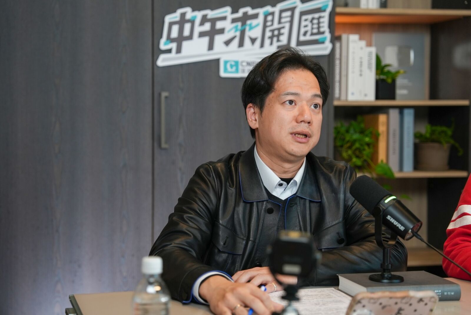 中午來開匯/大新竹藍白合情勢未明 邱臣遠「打牌喻」: 先讓自己變成最好選擇 246 中午來開匯/大新竹藍白合情勢未明 邱臣遠「打牌喻」: 先讓自己變成最好選擇 245