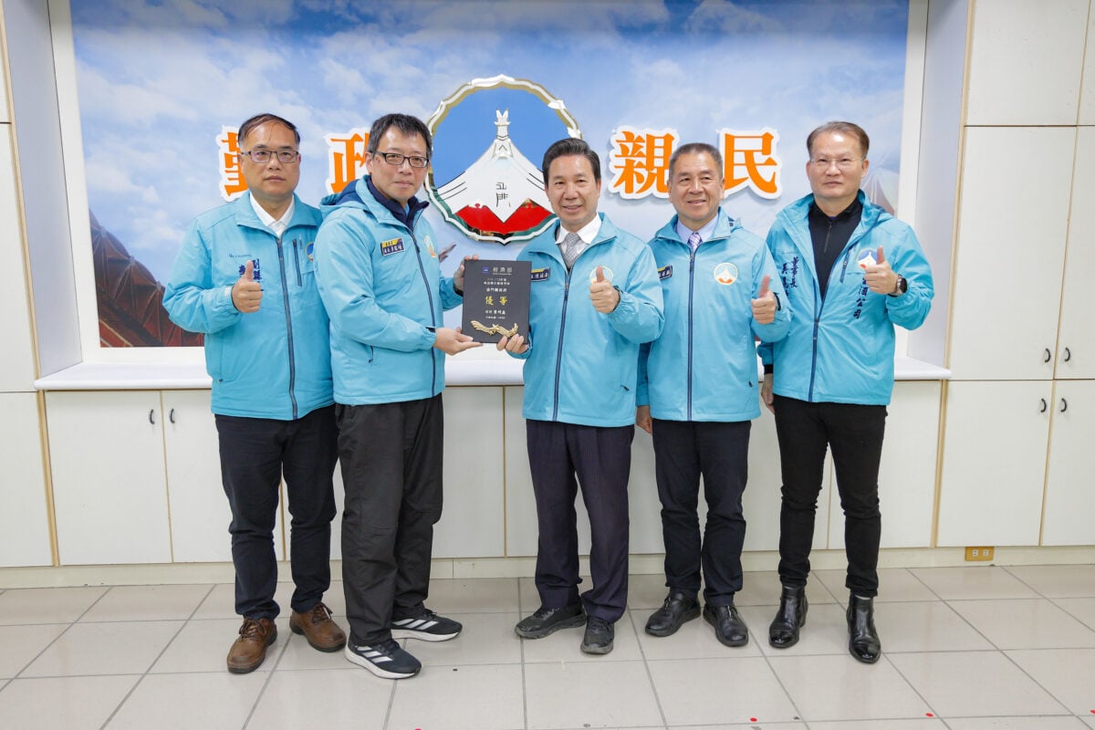 ▲金門縣政府產業發展處積極推動商品標示業務,榮獲經濟部「112-113年度商品標示績效考核優等獎」。