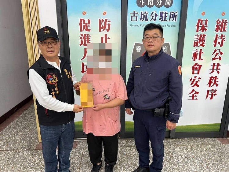 ▲弱勢婦生活困頓,斗南警助其度難關。(記者劉春生攝)