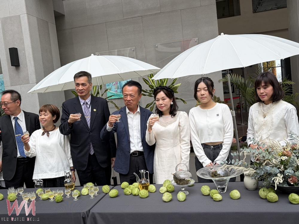 2026台灣燈會特別將全縣新住民累積的成果及生命軌跡轉化為藝術體驗,納入規劃為「新住民燈區」,翁章梁縣長親自主持以「進嘉門・伊嘉人」為題的宣傳記者會。(圖/記者陳惲朋攝)
