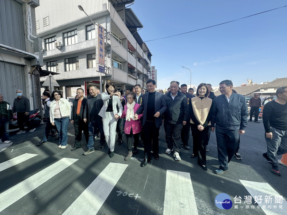不久前甫完成的和平街瓶頸打通交通更順暢。( 記者扶小萍攝)