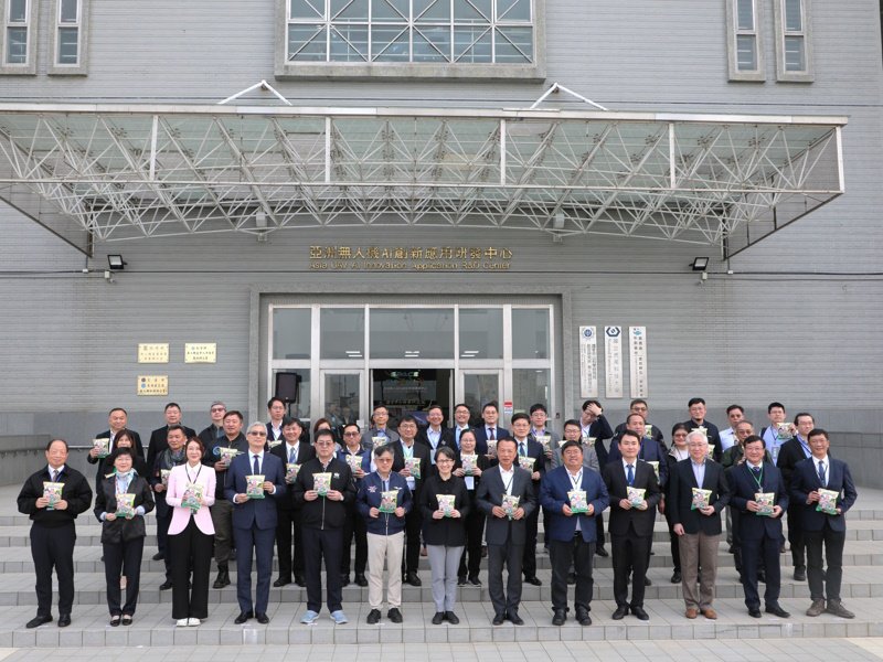 副總統蕭美琴再度訪視亞創中心無人機國家隊