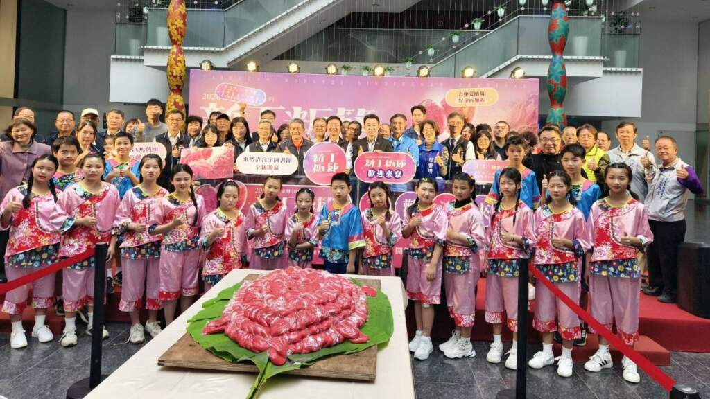 ▲「2026台中東勢新丁粄節」將於2月27日、28日在東勢客家文化園區盛大登場,今年首度攜手台灣頂尖當代馬戲團隊FOCASA,為百年客庄節慶注入全新藝術能量。(圖/記者林明佑翻攝)