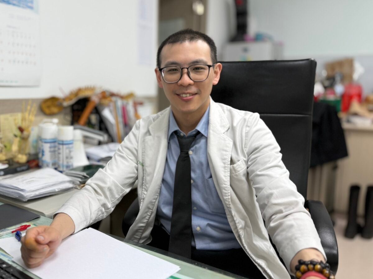 ▲衛生福利部嘉義醫院骨科醫師謝醇樺。(圖:劉芳妃攝)