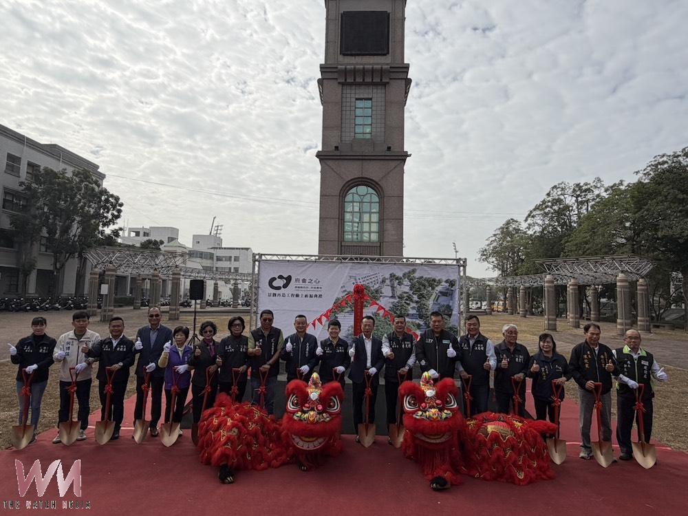嘉義縣「府會之心」鐘樓廣場景觀再造,舉行動土、祈福儀式,嘉義縣長翁章梁、嘉義縣議會秘書長李光耀及多位縣議員出席,共同見證工程啟動。(圖/記者陳惲朋攝)