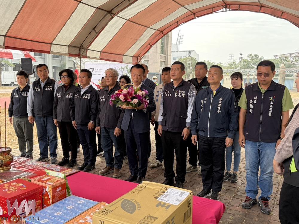 嘉義縣「府會之心」鐘樓廣場景觀再造,舉行動土、祈福儀式,嘉義縣長翁章梁、嘉義縣議會秘書長李光耀及多位縣議員出席,共同見證工程啟動。(圖/記者陳惲朋攝)