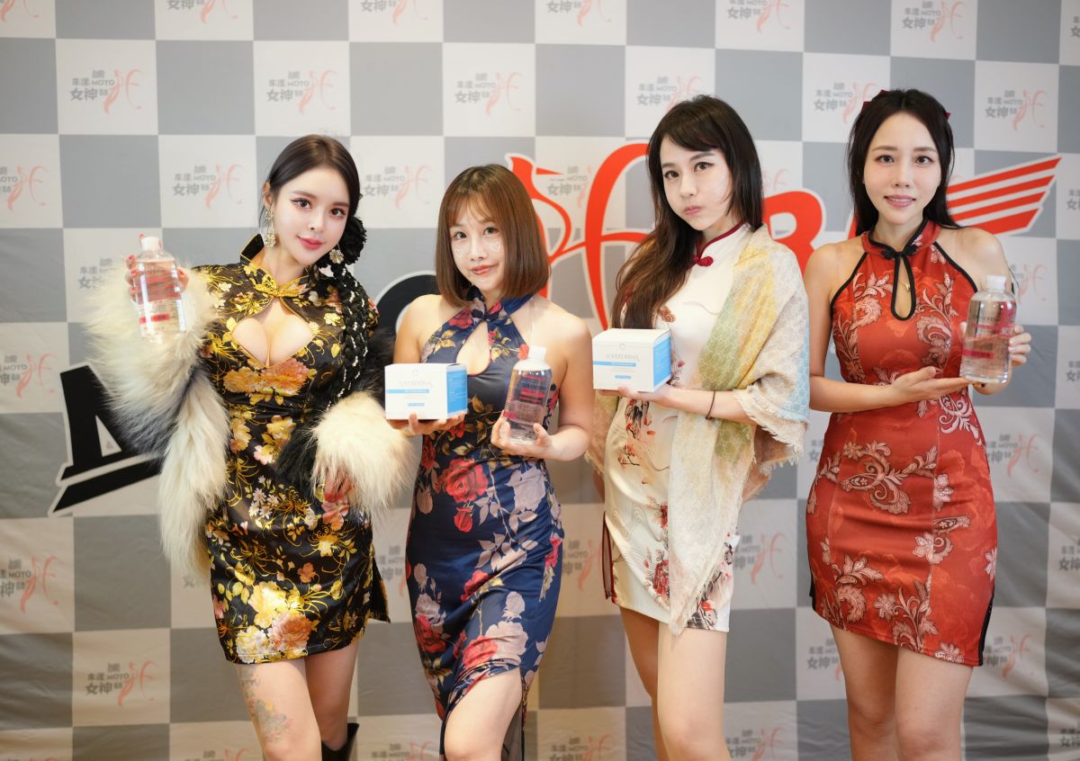 圖/多位女神級來賓身著典雅旗袍,攜手LOVEISDERMA愛斯德瑪 優雅演繹復古風華,由左而右分別是Gina 姬冰嫣、Polly Wang、優優娜、Cherry小雅。(翁兆緯攝影師提供)