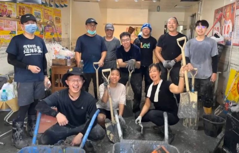 花蓮縣光復鄉馬太鞍溪災後重建  近四十名正修學生救災不落人後