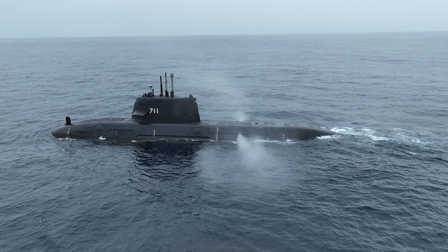 「海鯤軍艦」順利完成首次潛航測試