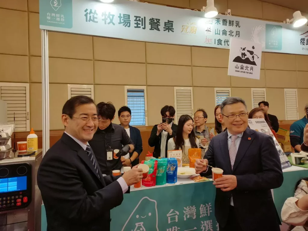 農業部今舉辦「國產鮮乳暨產業共創」記者會,展現國產鮮乳從產地端走向市場端的實際成效。